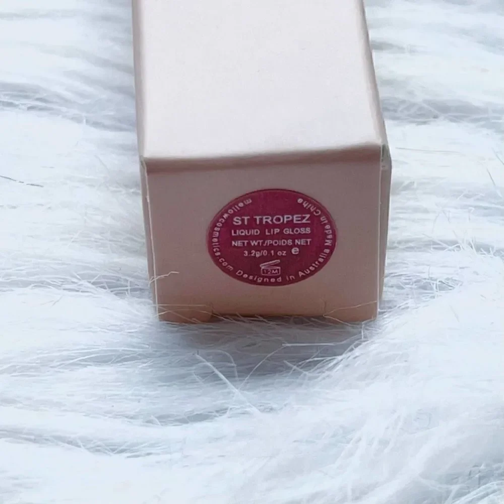 NIB Mellow Liquid Lip Gloss NEW IN BOX
